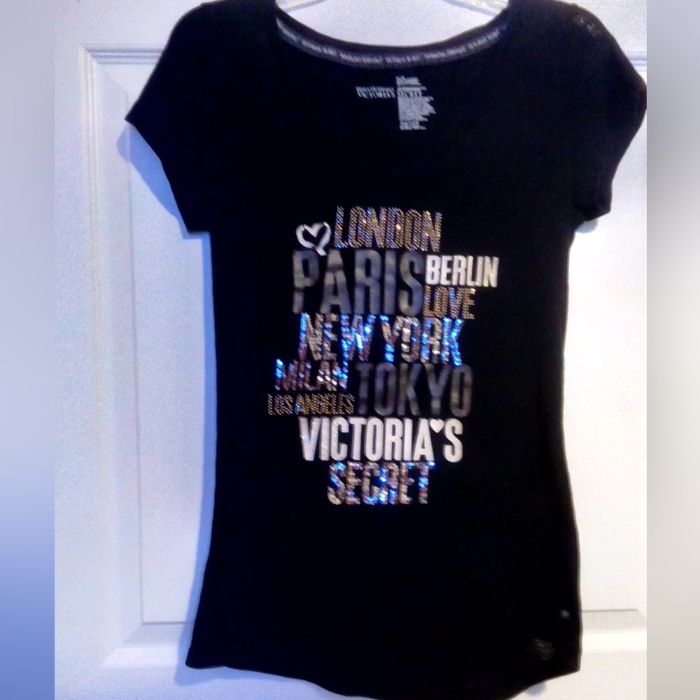 Victoria’s Secret T-shirt sz M